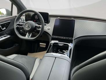 Mercedes EQE 300 — photo 9