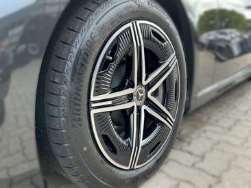 Mercedes EQE 300 — photo 14