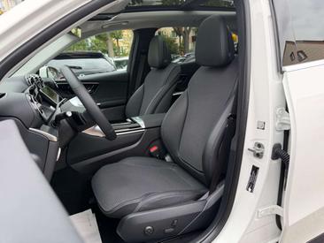 Mercedes GLC 200 — photo 9