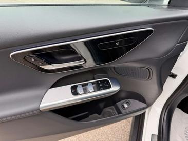 Mercedes GLC 200 — photo 16