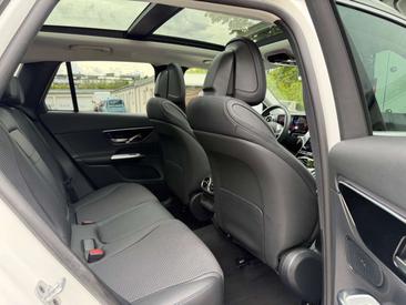 Mercedes GLC 200 — photo 13