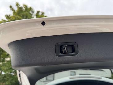 Mercedes GLC 200 — photo 15