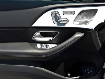 Mercedes GLE 300 Night Edition — photo 14