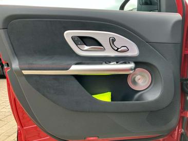 Mercedes GLB 250 Night Edition — photo 6