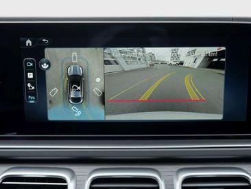 Mercedes GLE 300 Night Edition — photo 14