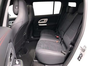 Mercedes GLB 350 — photo 8