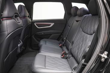 Audi Q7 SUV TDI Quattro Tiptronic — photo 9