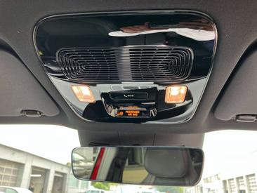 Mercedes GLB 250 Night Edition — photo 19