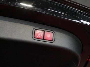 Mercedes GLB 250 AMG Line — photo 12