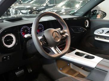 Mercedes GLB 250 AMG Line — photo 13