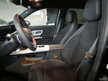Mercedes GLB 250 AMG Line — photo 15
