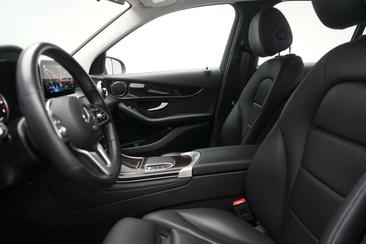 Mercedes GLC 300 — photo 9