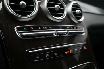 Mercedes GLC 300 — photo 18
