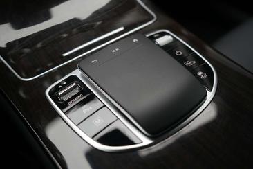 Mercedes GLC 300 — photo 19