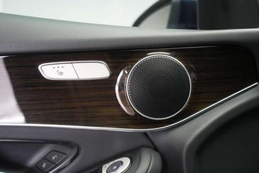 Mercedes GLC 300 — photo 27