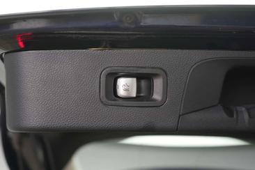 Mercedes GLC 300 — photo 33