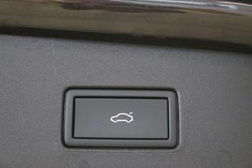 Volkswagen ID.4 Pro Performance — photo 8