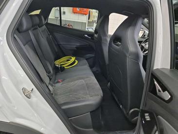 Volkswagen ID.5 Coupé SUV Pro Performance — photo 3