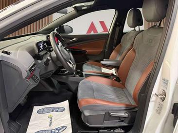 Volkswagen ID.4 Pro Performance — photo 11