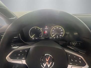 Volkswagen Touareg R EHybrid — photo 10