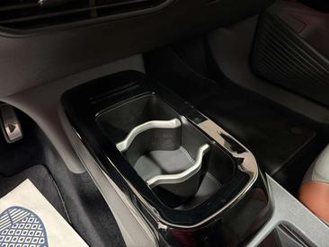 Volkswagen ID.4 Pro Performance — photo 17