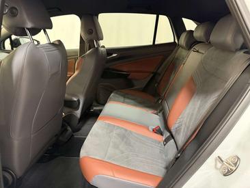 Volkswagen ID.4 Pro Performance — photo 27