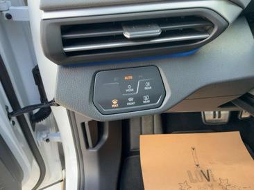 Volkswagen ID.4 Pro Performance — photo 15