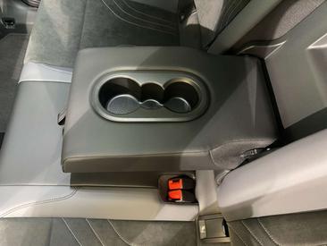 Volkswagen ID.4 Pro — photo 9