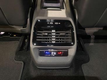 Volkswagen ID.4 Pro — photo 10