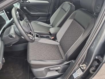 Volkswagen T-Roc 1.5 TSI — photo 11