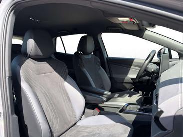 Volkswagen ID.4 Pro Performance — photo 9