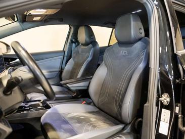 Volkswagen ID.4 Pro — photo 7