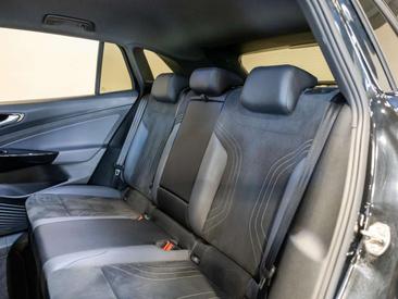 Volkswagen ID.4 Pro — photo 9