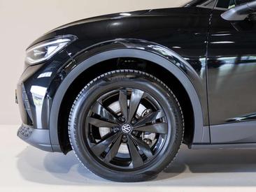 Volkswagen ID.4 Pro — photo 19