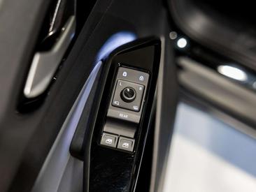 Volkswagen ID.4 Pro — photo 21