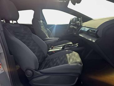 Volkswagen ID.4 Pro Performance — photo 14