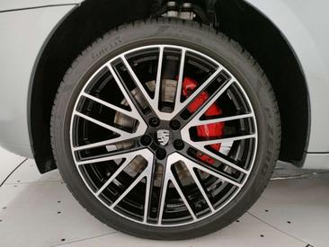 Porsche Macan I S — photo 6