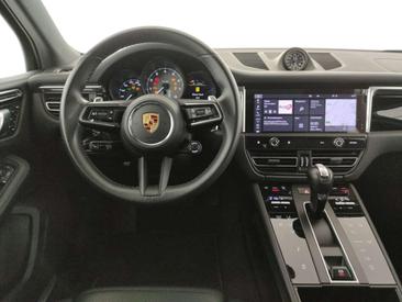 Porsche Macan I S — photo 11
