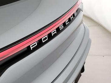 Porsche Macan I S — photo 17