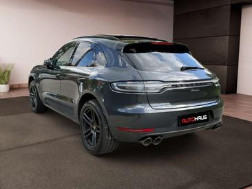 Porsche Macan — photo 8