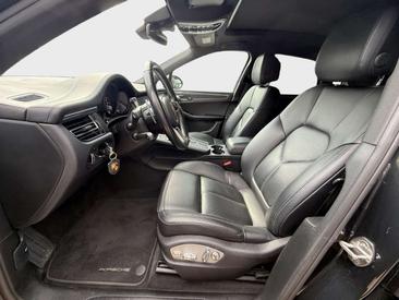 Porsche Macan — photo 9