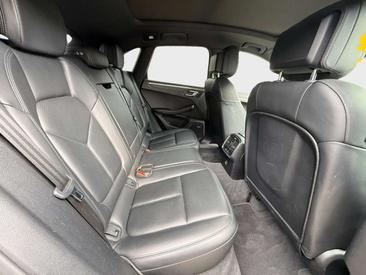 Porsche Macan — photo 17