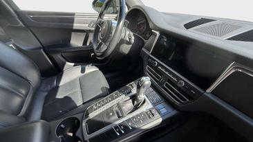 Porsche Macan — photo 20