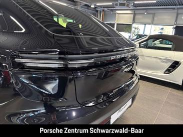 Porsche Macan I 4 Electric — photo 11