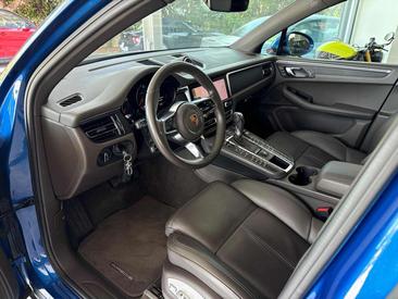 Porsche Macan — photo 6