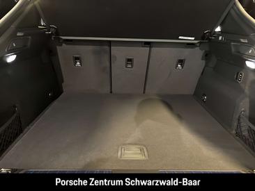 Porsche Macan I 4 Electric — photo 22