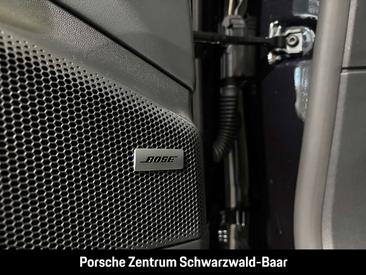 Porsche Macan I 4 Electric — photo 24