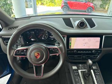 Porsche Macan — photo 11