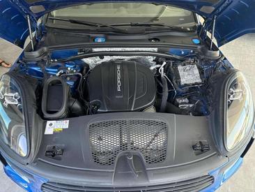 Porsche Macan — photo 12