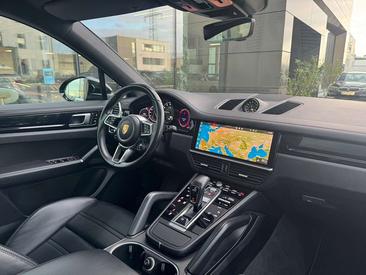 Porsche Cayenne III — photo 17